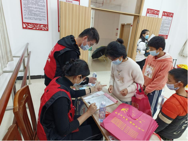 广州花都各镇街积极开展“庆元宵 反邪教 创平安”主题宣传活动225.png